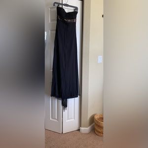 Tadashi dress size 4. Used.